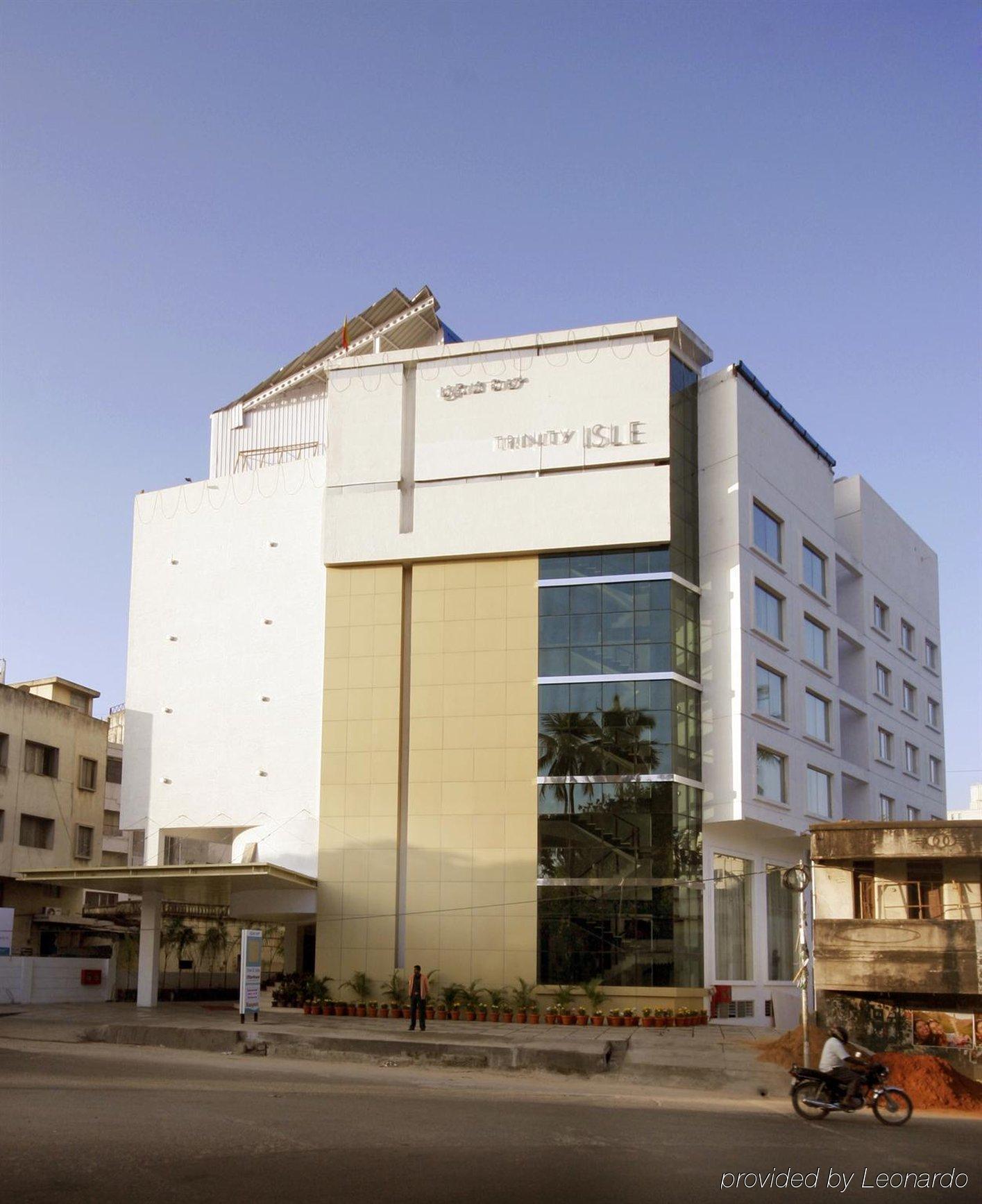 Hotel Trinity Isle Bangalore Bagian luar foto